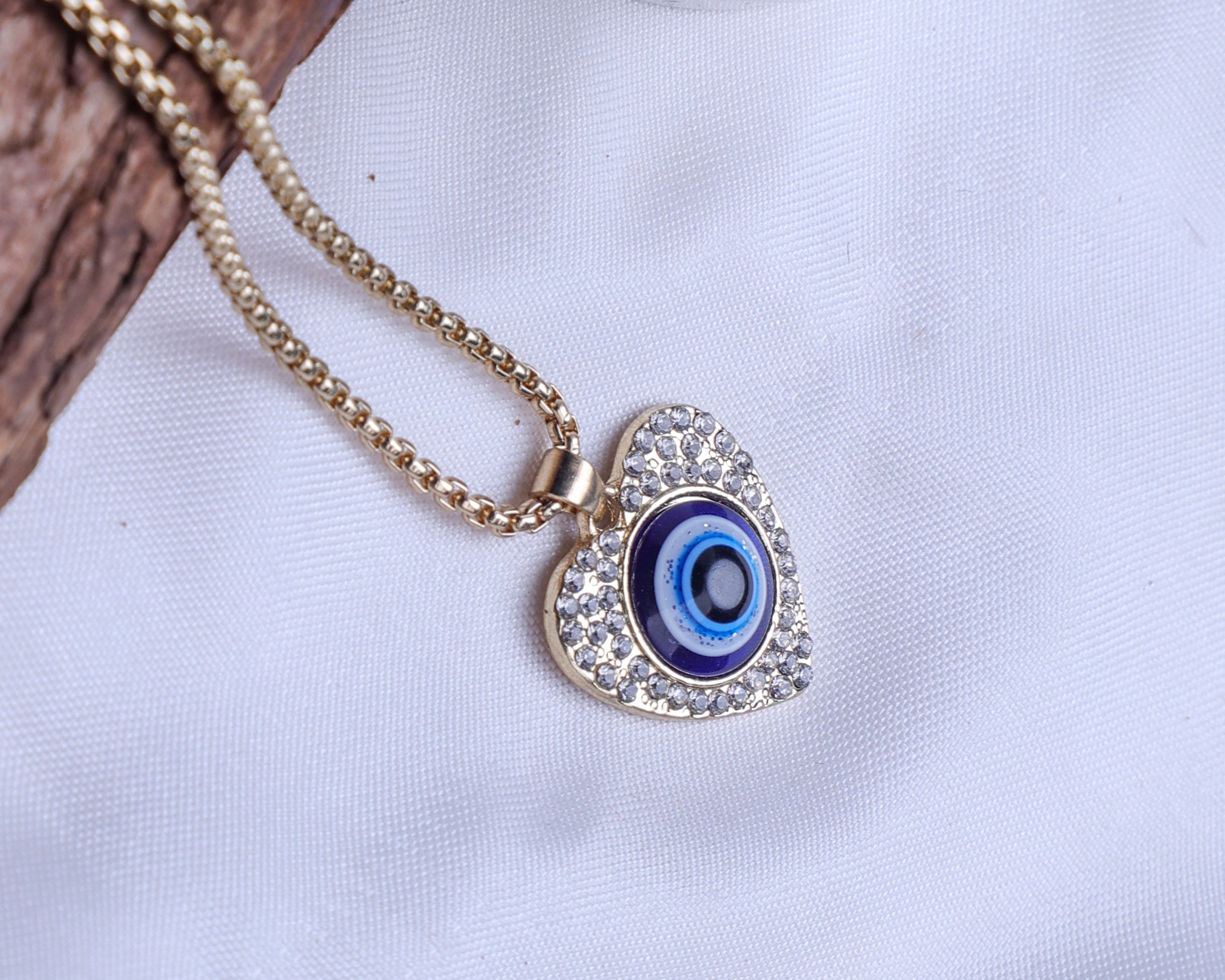 Heart-shaped Evil Eye Anti-Tarnish Necklace