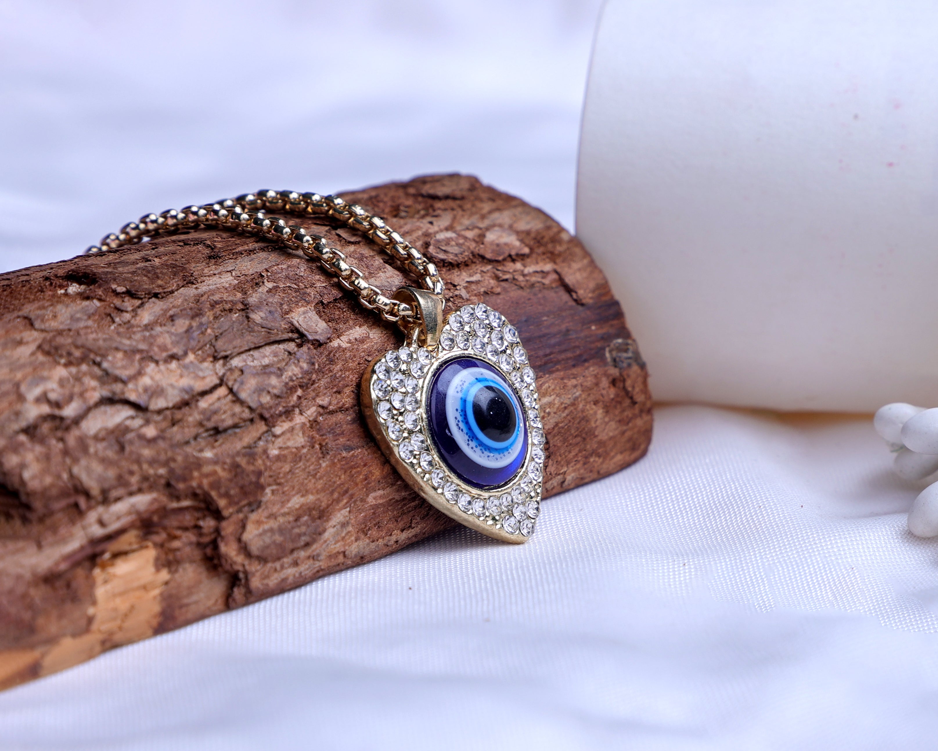 Heart-shaped Evil Eye Anti-Tarnish Necklace