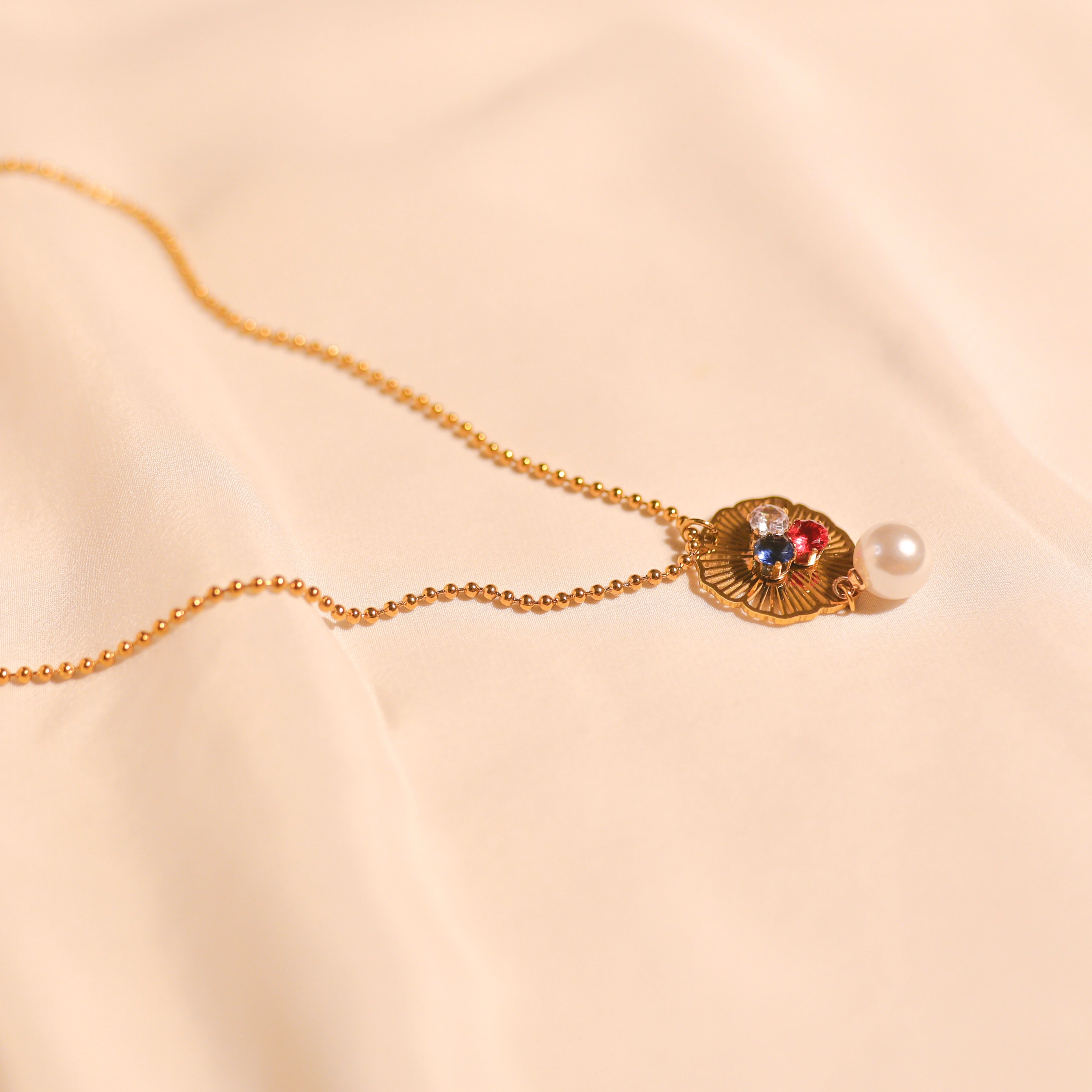 Anti-Tarnish Stone Floral Pendant with Pearl