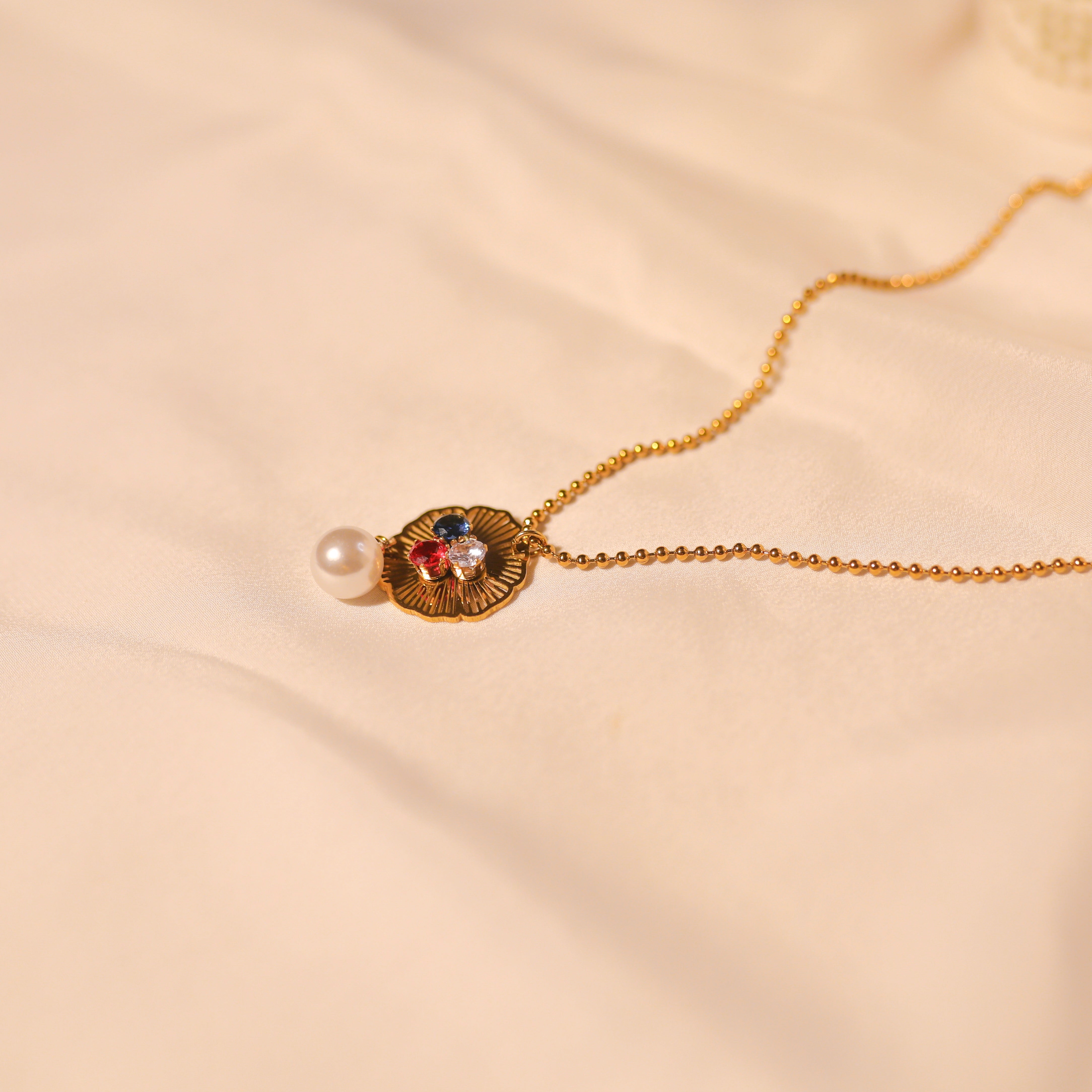 Anti-Tarnish Stone Floral Pendant with Pearl