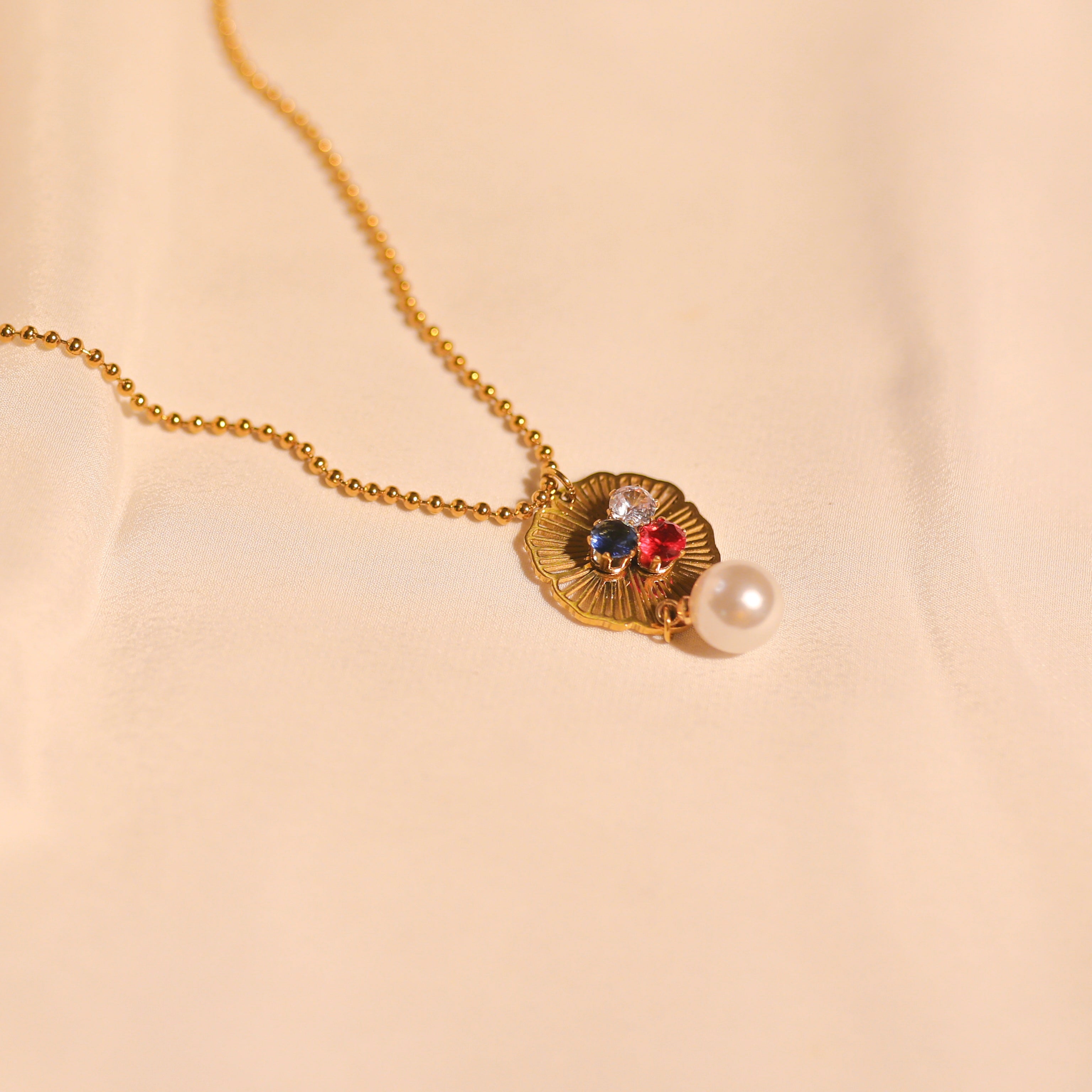 Anti-Tarnish Stone Floral Pendant with Pearl