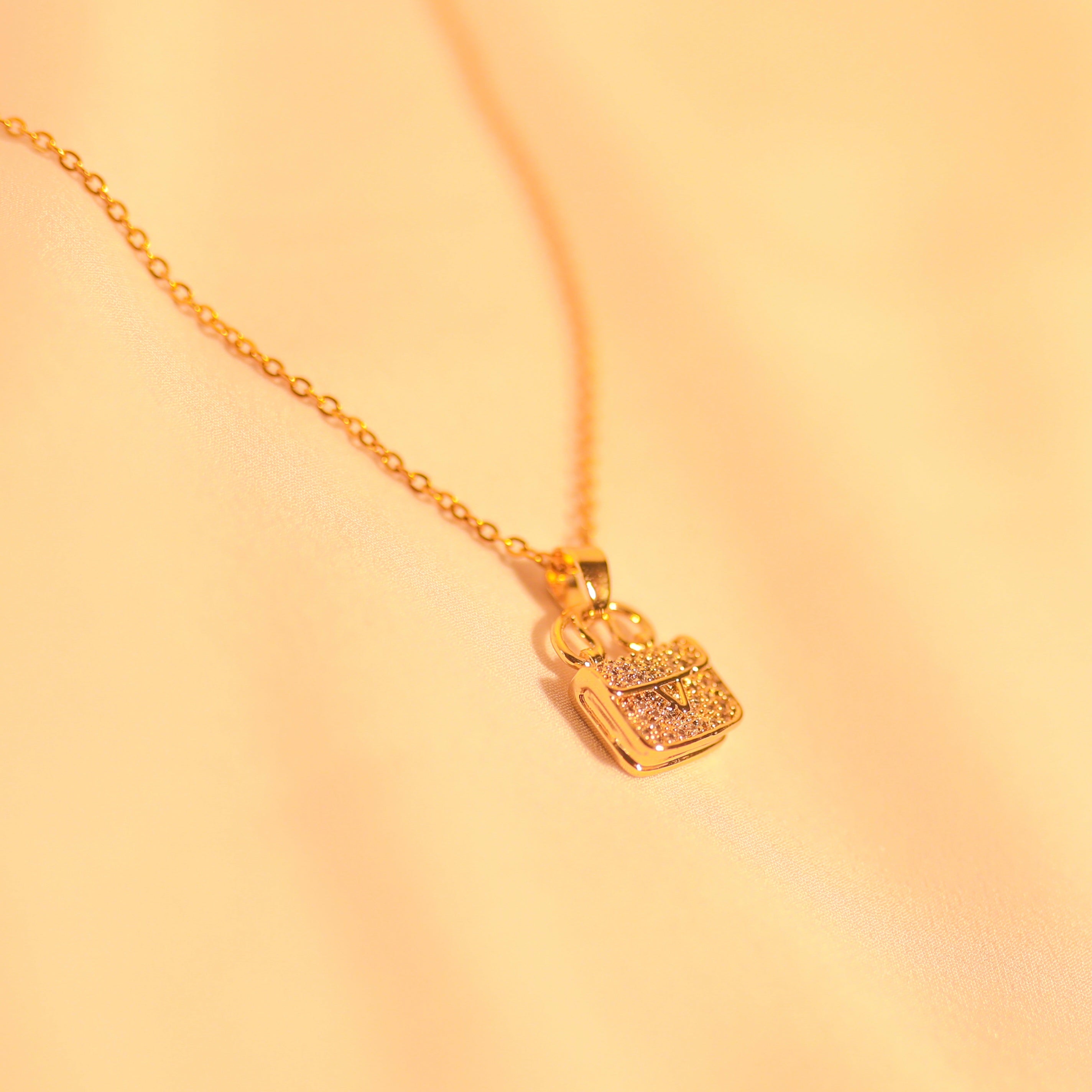 Anti-Tarnish Xuping Premium Hand Bag Pendant -124