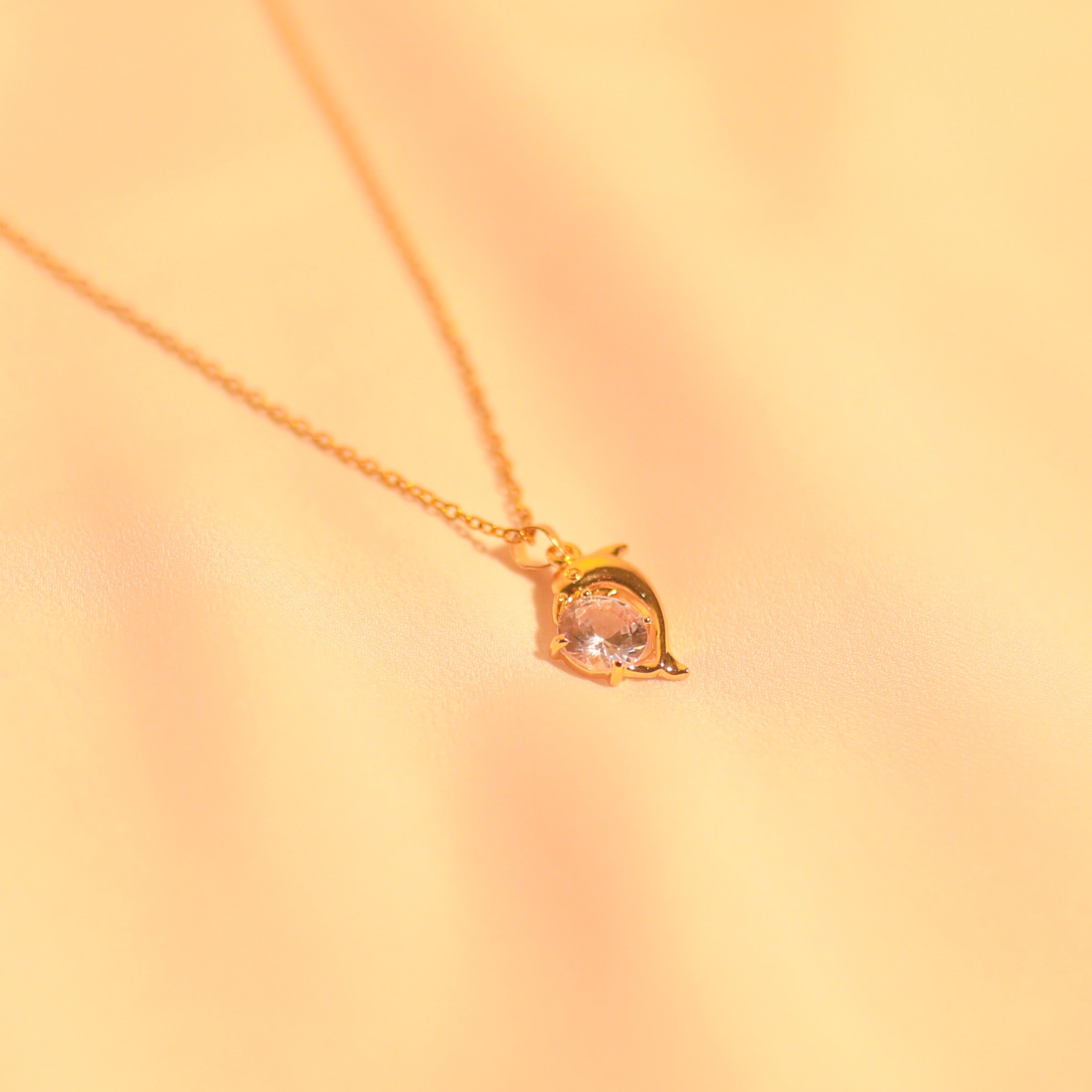 Anti-Tarnish Xuping Dolphin Stone Pendant -125