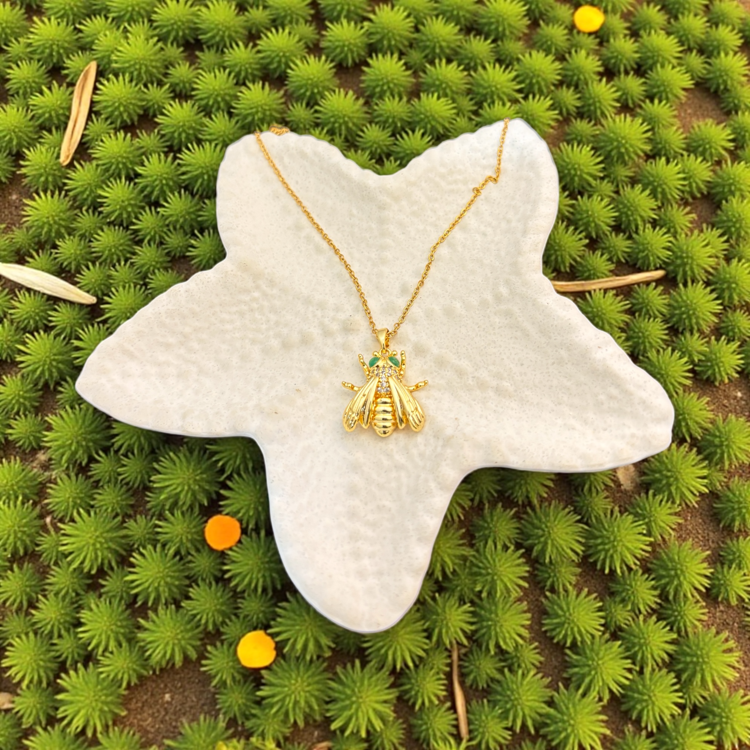 Anti-Tarnish Bee of Fortune Pendant