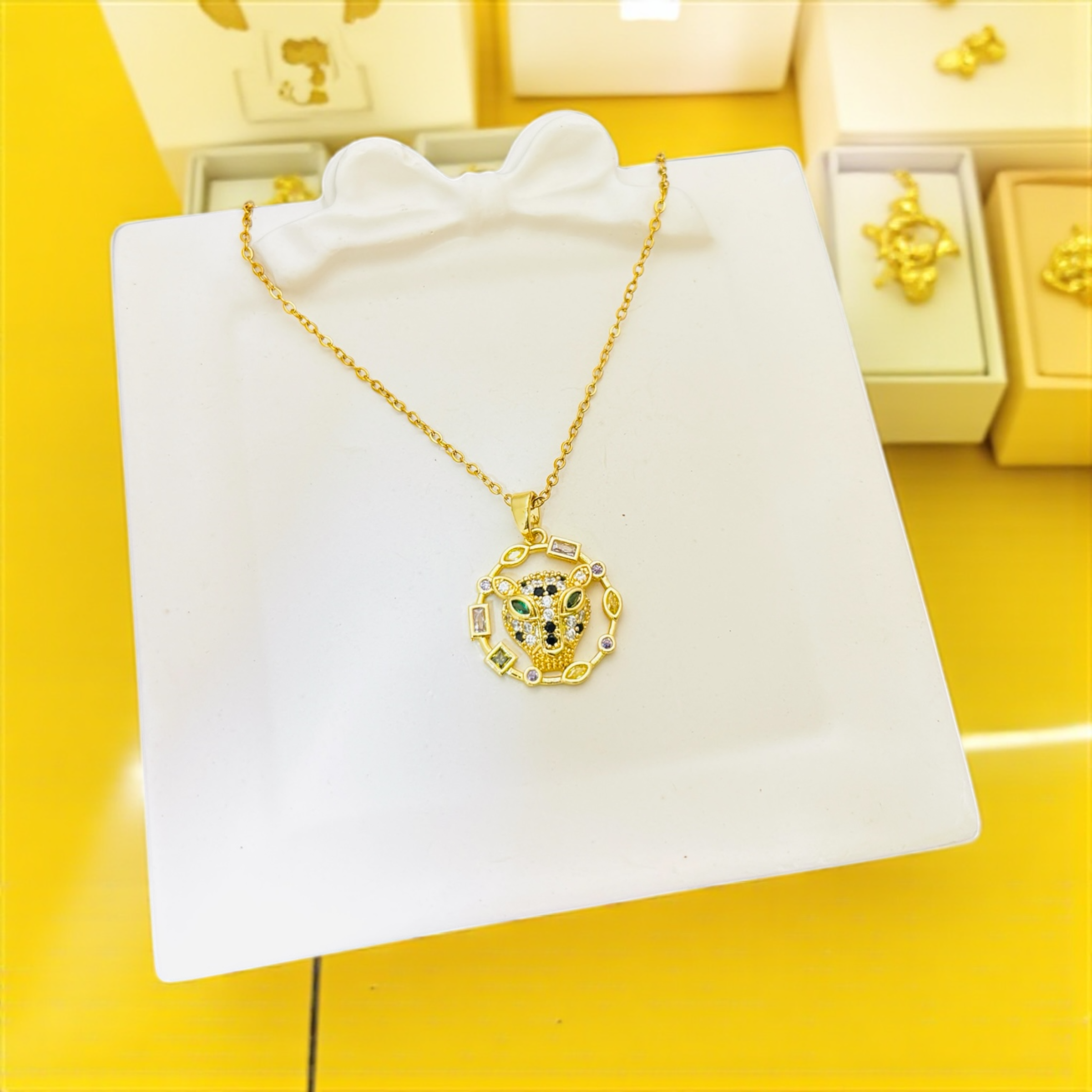 Anti-Tarnish Regal Leopard Medallion chain