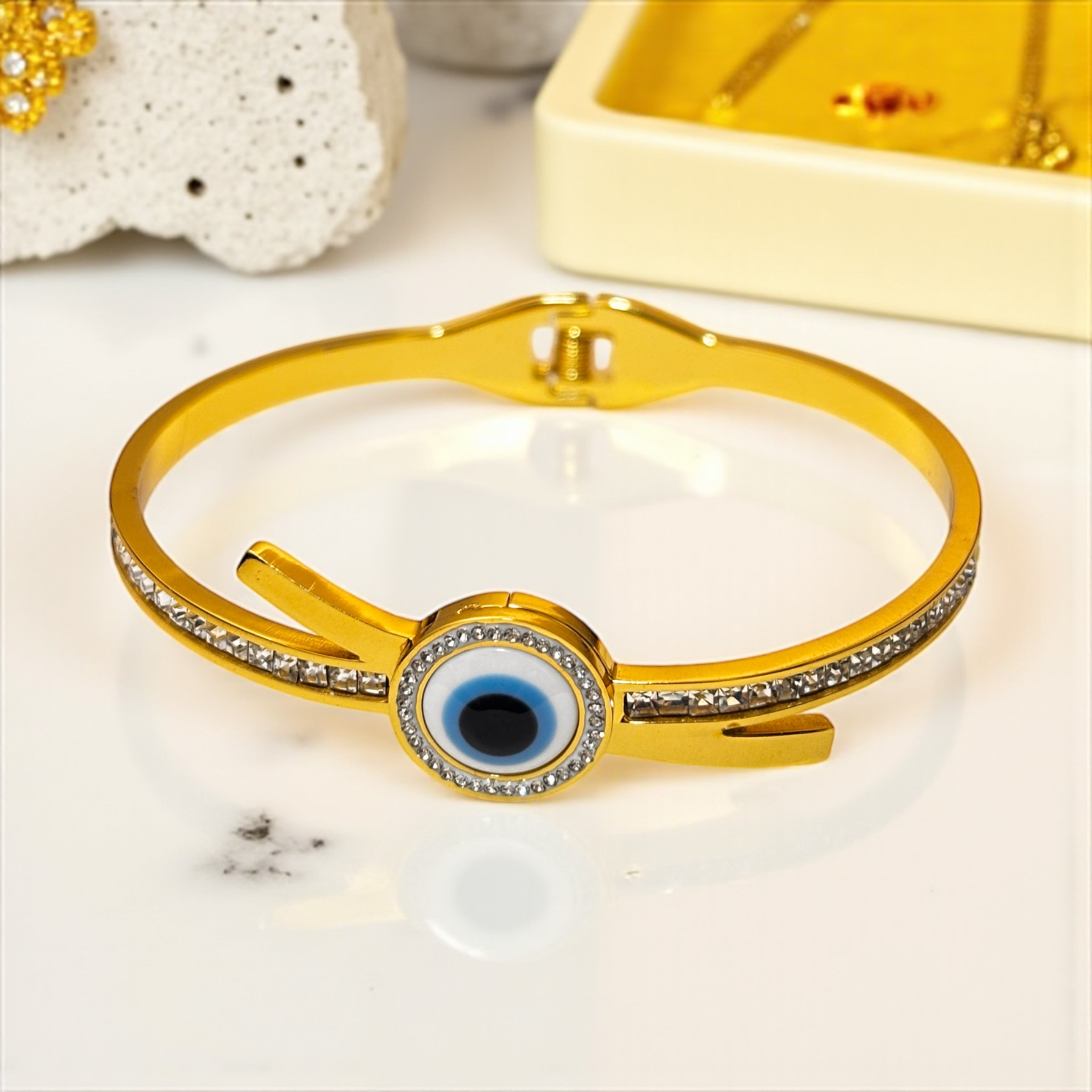 AuralEye - Anti Tarnish Bracelet